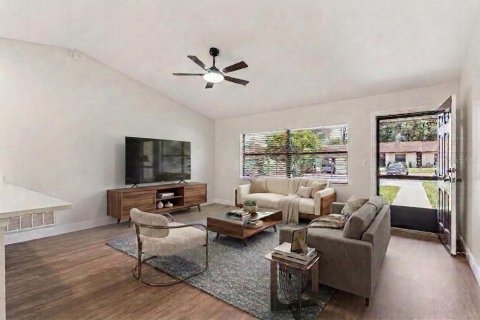House in Tavares, Florida 2 bedrooms, 91.6 sq.m. № 2229766 - photo 6