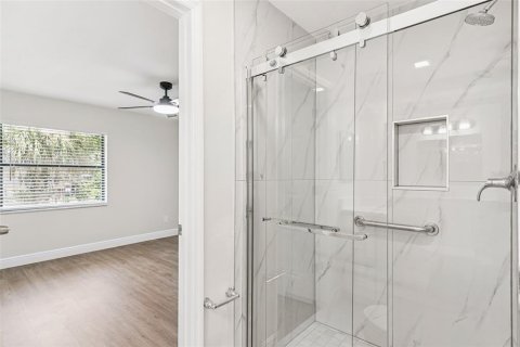 House in Tavares, Florida 2 bedrooms, 91.6 sq.m. № 2229766 - photo 21