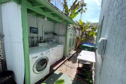 Villa ou maison à louer à Miami, Floride: 1 chambre, 313.82 m2 № 1865060 - photo 8