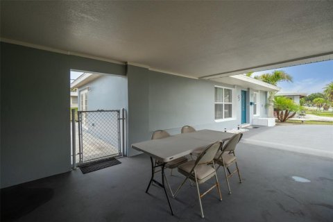 House in Palm Bay, Florida 2 bedrooms, 102.01 sq.m. № 1818954 - photo 24