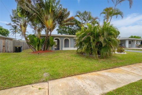 House in Palm Bay, Florida 2 bedrooms, 102.01 sq.m. № 1818954 - photo 26