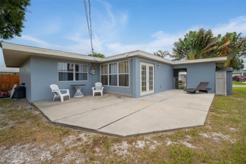 House in Palm Bay, Florida 2 bedrooms, 102.01 sq.m. № 1818954 - photo 30