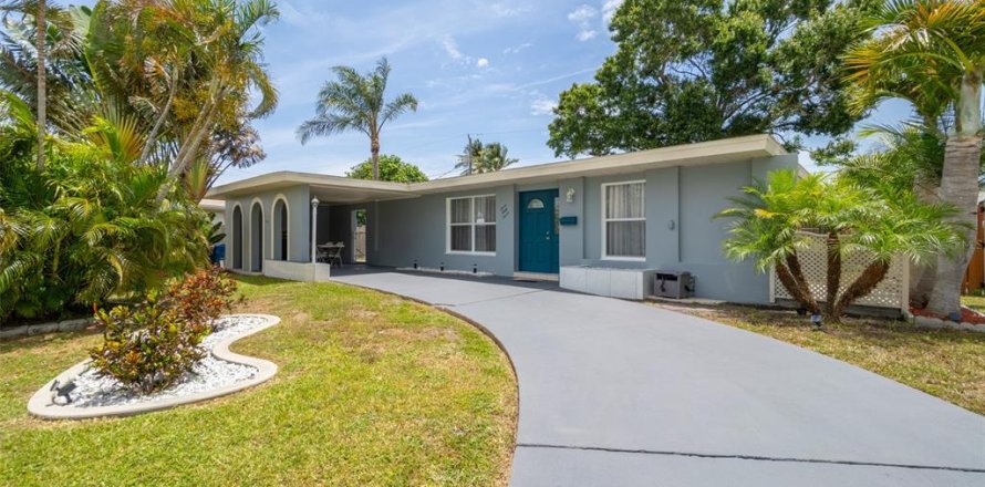 House in Palm Bay, Florida 2 bedrooms, 102.01 sq.m. № 1818954
