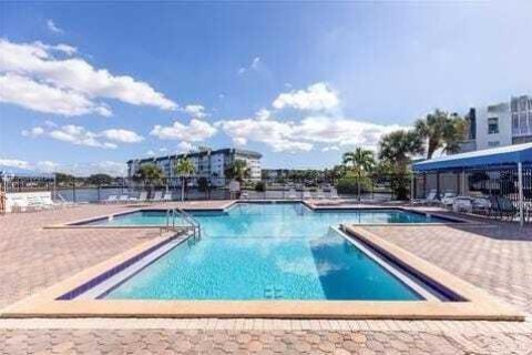 Condominio en alquiler en Lauderhill, Florida, 1 dormitorio, 86.21 m2 № 2245649 - foto 14