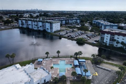 Condominio en alquiler en Lauderhill, Florida, 1 dormitorio, 86.21 m2 № 2245649 - foto 17
