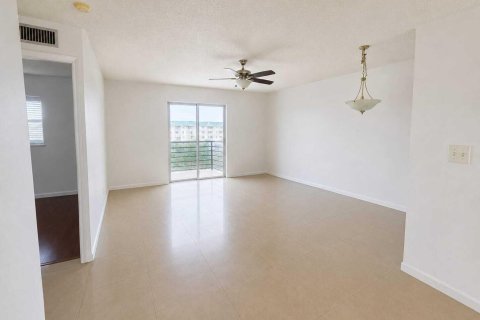 Condominio en alquiler en Lauderhill, Florida, 1 dormitorio, 86.21 m2 № 2245649 - foto 6