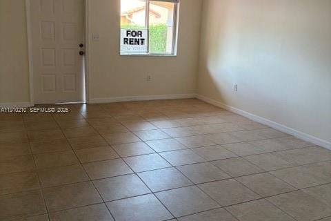 Townhouse in Miami, Florida 4 bedrooms, 163.14 sq.m. № 1966778 - photo 10