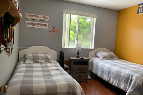 Townhouse in Miami, Florida 4 bedrooms, 163.14 sq.m. № 1966778 - photo 6