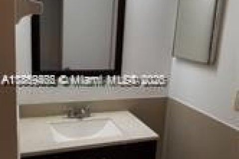 Снять в аренду таунхаус в Мирамар, Флорида 3 спальни, № 1979576 - фото 7