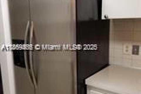 Снять в аренду таунхаус в Мирамар, Флорида 3 спальни, № 1979576 - фото 4