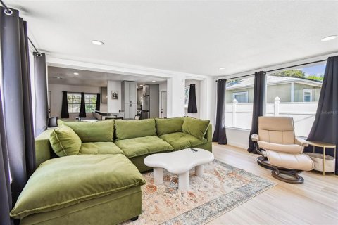House in Saint Petersburg, Florida 2 bedrooms, 112.6 sq.m. № 1907498 - photo 20