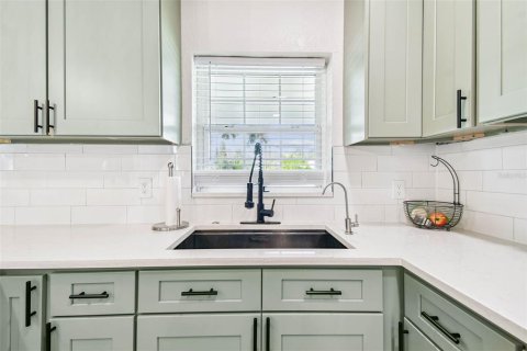 House in Saint Petersburg, Florida 2 bedrooms, 112.6 sq.m. № 1907498 - photo 15