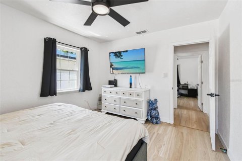 House in Saint Petersburg, Florida 2 bedrooms, 112.6 sq.m. № 1907498 - photo 24