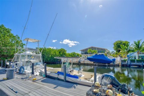 House in Key Largo, Florida 3 bedrooms, 195.09 sq.m. № 2041401 - photo 22