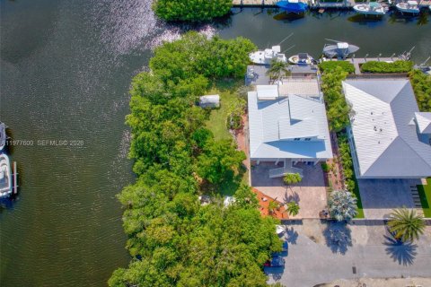 House in Key Largo, Florida 3 bedrooms, 195.09 sq.m. № 2041401 - photo 4