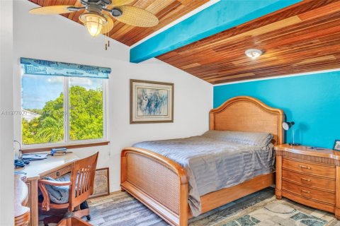 House in Key Largo, Florida 3 bedrooms, 195.09 sq.m. № 2041401 - photo 14