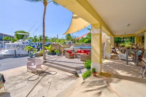 House in Key Largo, Florida 3 bedrooms, 195.09 sq.m. № 2041401 - photo 25