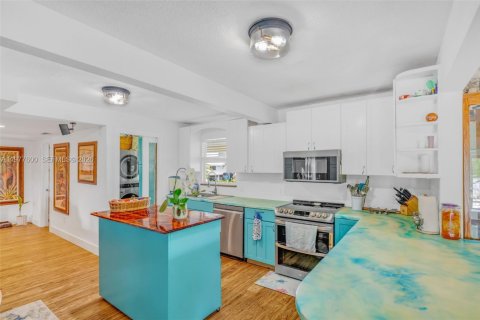 House in Key Largo, Florida 3 bedrooms, 195.09 sq.m. № 2041401 - photo 30