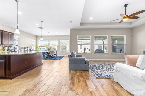 Villa ou maison à vendre à Wesley Chapel, Floride: 4 chambres, 270.35 m2 № 2152403 - photo 8