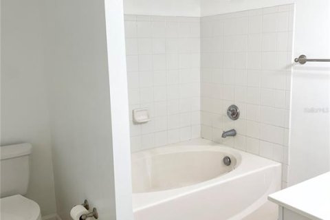 Condominio en alquiler en Sarasota, Florida, 2 dormitorios, 100.8 m2 № 1917161 - foto 11