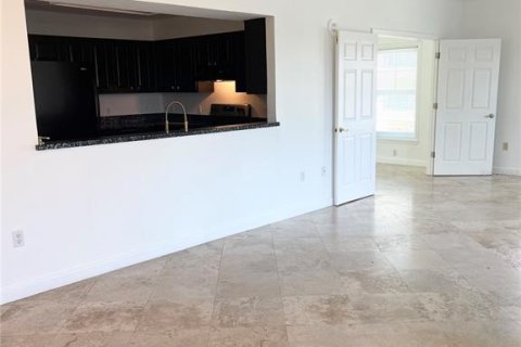 Condominio en alquiler en Sarasota, Florida, 2 dormitorios, 100.8 m2 № 1917161 - foto 6