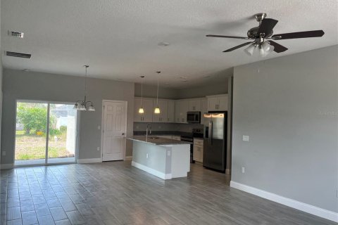 Casa en alquiler en Kissimmee, Florida, 4 dormitorios, 152.17 m2 № 1883223 - foto 2