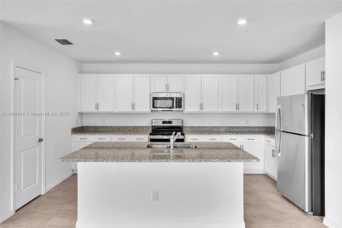 House in Port St. Lucie, Florida 4 bedrooms, 170.01 sq.m. № 1752476 - photo 23