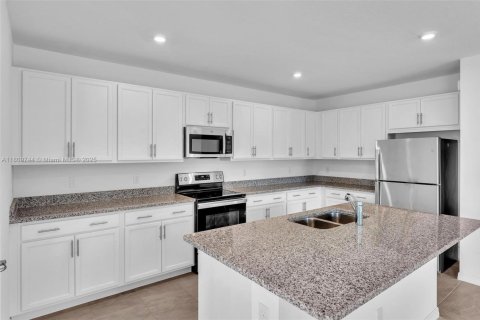 House in Port St. Lucie, Florida 4 bedrooms, 170.01 sq.m. № 1752476 - photo 26