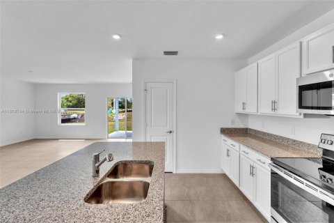 House in Port St. Lucie, Florida 4 bedrooms, 170.01 sq.m. № 1752476 - photo 28