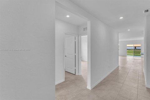 House in Port St. Lucie, Florida 4 bedrooms, 170.01 sq.m. № 1752476 - photo 6