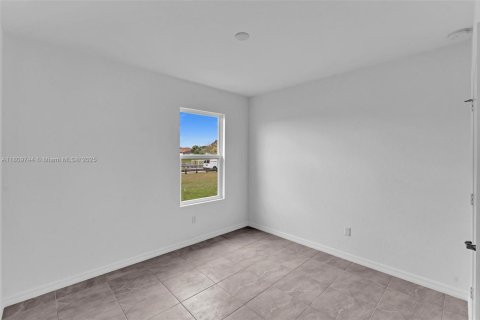 House in Port St. Lucie, Florida 4 bedrooms, 170.01 sq.m. № 1752476 - photo 12
