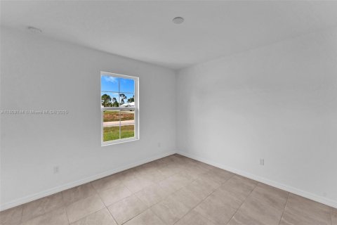 House in Port St. Lucie, Florida 4 bedrooms, 170.01 sq.m. № 1752476 - photo 7