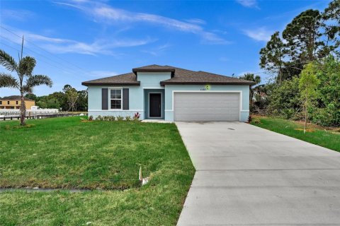 House in Port St. Lucie, Florida 4 bedrooms, 170.01 sq.m. № 1752476 - photo 1