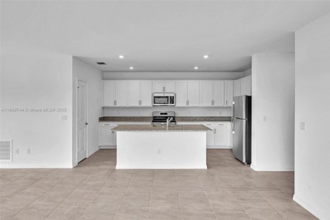 House in Port St. Lucie, Florida 4 bedrooms, 170.01 sq.m. № 1752476 - photo 22