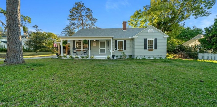 House in Ocala, Florida 3 bedrooms, 183.11 sq.m. № 1609864