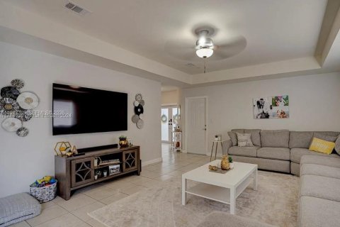 Купить виллу или дом в Майами, Флорида 4 спальни, 253.34м2, № 2080007 - фото 11