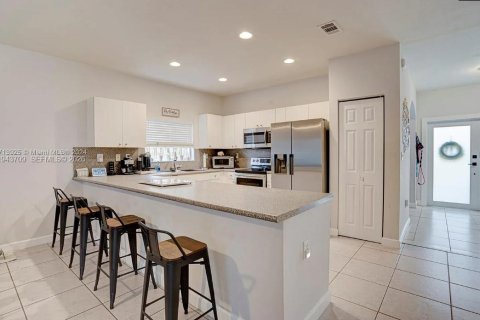 Купить виллу или дом в Майами, Флорида 4 спальни, 253.34м2, № 2080007 - фото 22