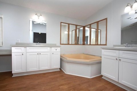 Apartment in Plant City, Florida 4 bedrooms, 168.52 sq.m. № 1679354 - photo 29