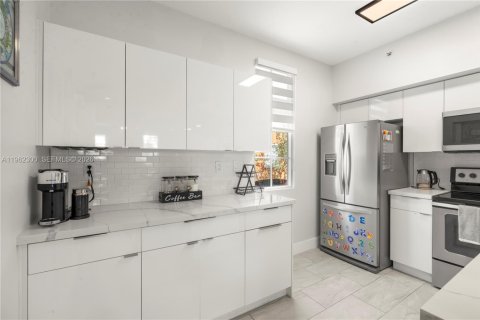 Купить таунхаус в Авентура, Флорида 4 спальни, 137.59м2, № 2024980 - фото 12