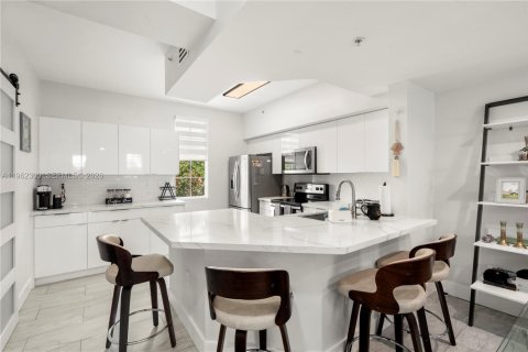 Купить таунхаус в Авентура, Флорида 4 спальни, 137.59м2, № 2024980 - фото 11