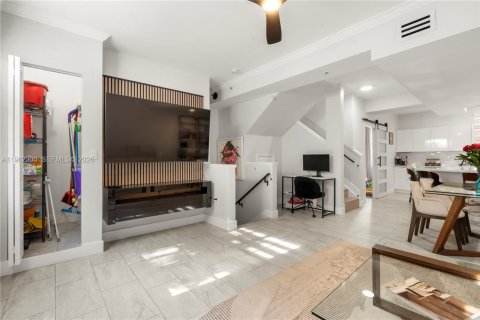 Купить таунхаус в Авентура, Флорида 4 спальни, 137.59м2, № 2024980 - фото 9
