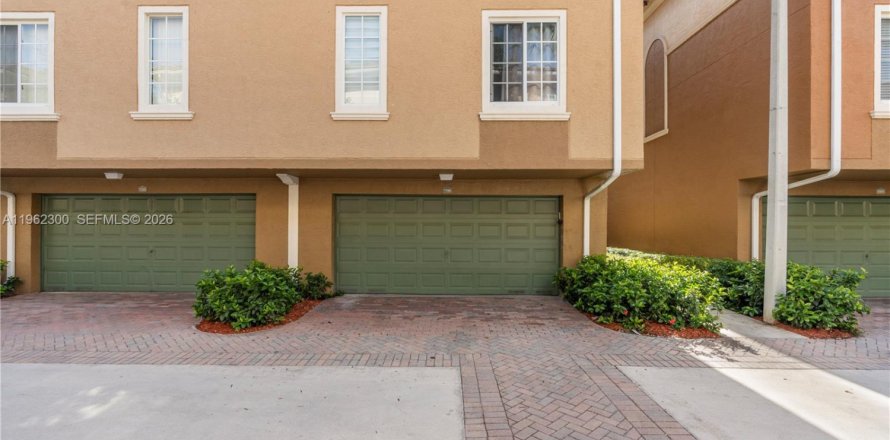 Таунхаус в Авентура, Флорида 4 спальни, 137.59м2 № 2024980