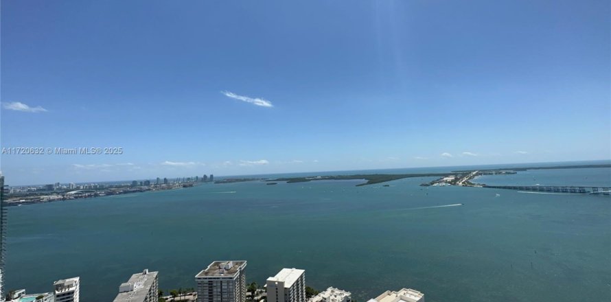 Condo à Miami, Floride, 3 chambres  № 2088612