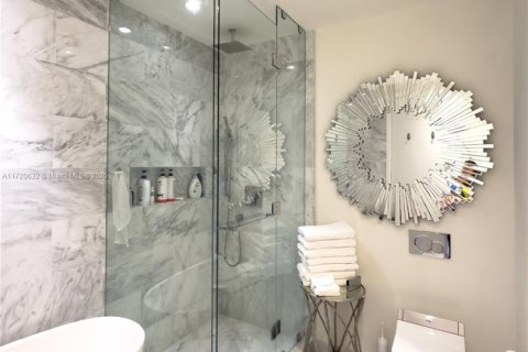 Copropriété à vendre à Miami, Floride: 3 chambres, 197.14 m2 № 2088612 - photo 10