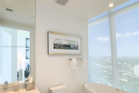 Copropriété à vendre à Miami, Floride: 3 chambres, 197.14 m2 № 2088612 - photo 13