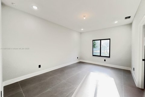 Casa en alquiler en Fort Lauderdale, Florida, 3 dormitorios, 143.07 m2 № 1933005 - foto 14