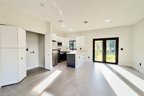 Casa en alquiler en Fort Lauderdale, Florida, 3 dormitorios, 143.07 m2 № 1933005 - foto 8