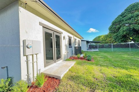 Casa en alquiler en Fort Lauderdale, Florida, 3 dormitorios, 143.07 m2 № 1933005 - foto 20