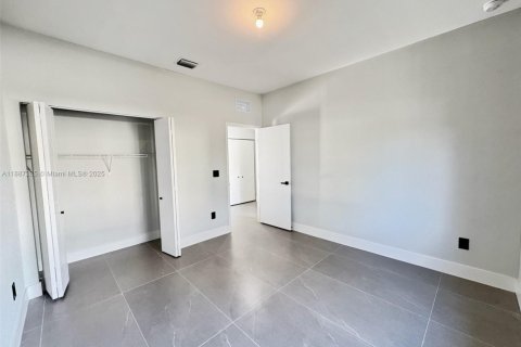 Casa en alquiler en Fort Lauderdale, Florida, 3 dormitorios, 143.07 m2 № 1933005 - foto 11
