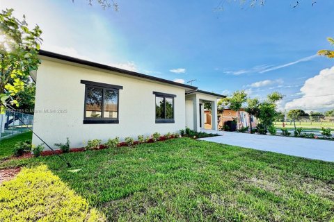 Casa en alquiler en Fort Lauderdale, Florida, 3 dormitorios, 143.07 m2 № 1933005 - foto 2